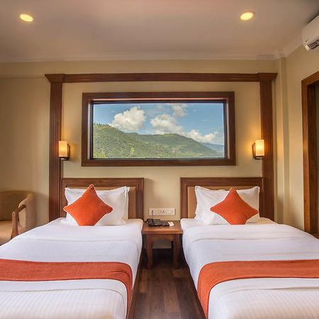 Hotel Portland Pokhara Extérieur photo