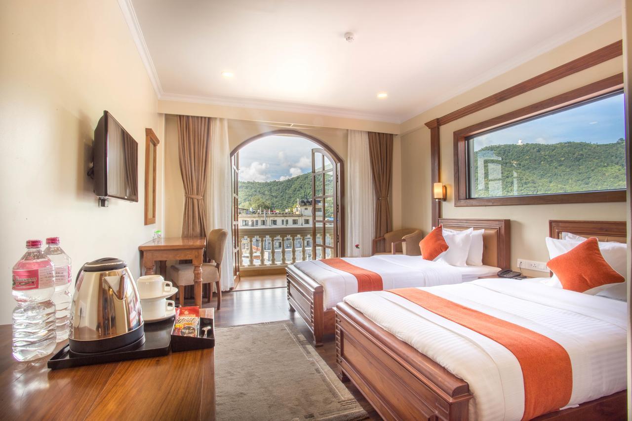 Hotel Portland Pokhara Extérieur photo