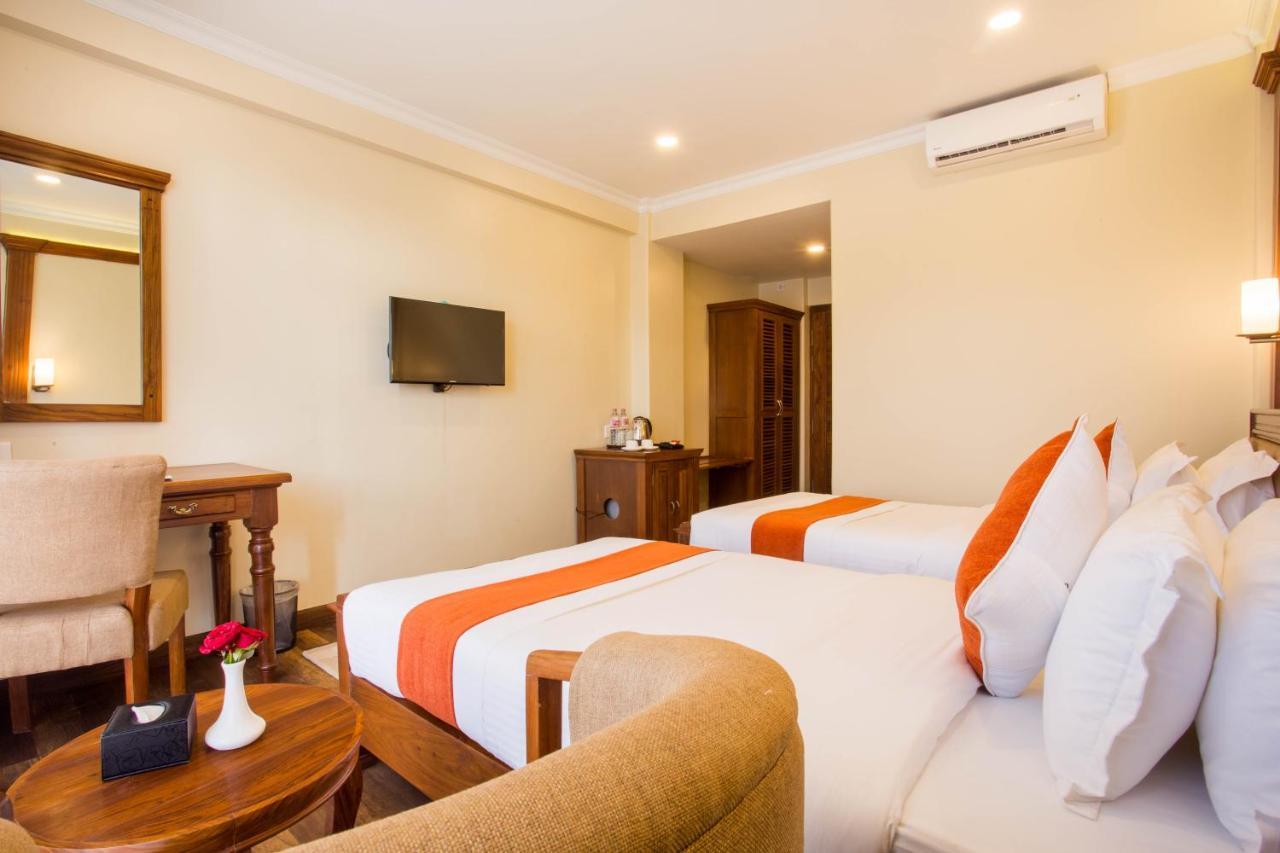 Hotel Portland Pokhara Extérieur photo
