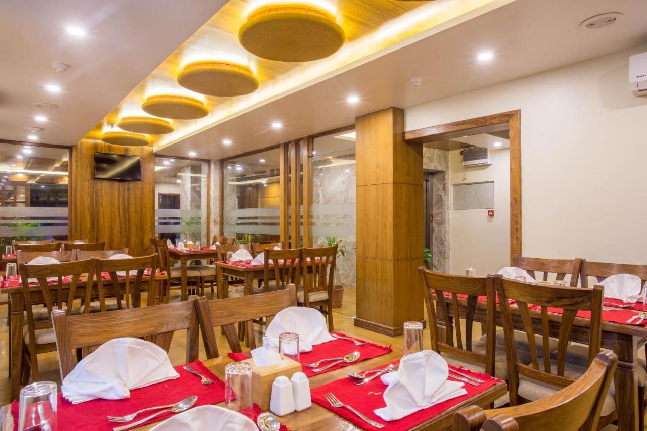 Hotel Portland Pokhara Extérieur photo